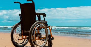 Tourisme et Handicap : Réussir ses vacances accessibles cet été